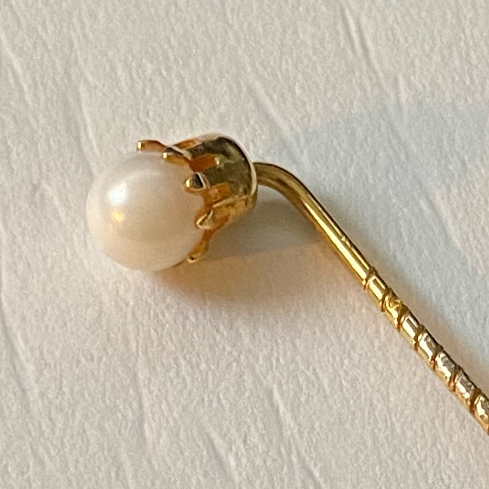 Vintage Glass Pearl Stick Pin Gold Tone Lapel Pin - Picture 2 of 6